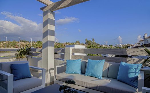 Townhouses in Estepona, El Paraiso